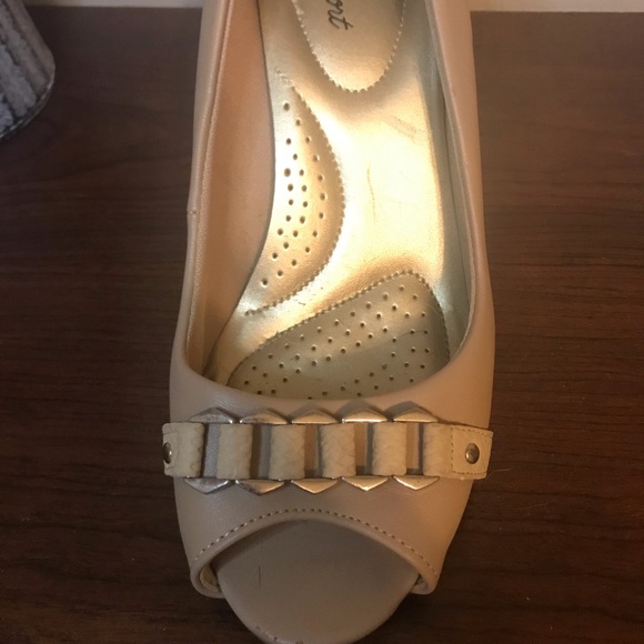 Nude Open Toe Heels - Picture 3 of 4